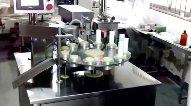 tubes filling ultrasonic sealing machine semi automatic farciment segellador de tubs ultrasònic equip.jpg