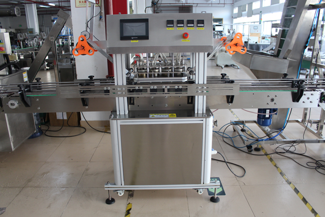 Màquina de tancar pots de vidre (3).JPG