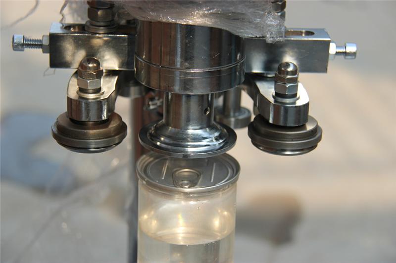 equip de segellat de llaunes.jpg