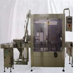 Màquina automàtica de tapar al buit de pots de vidre en línia amb detector de metalls