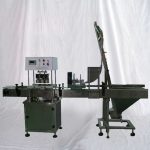 Màquina lineal automàtica de tapa al buit per a pots de vidre a la indústria alimentària