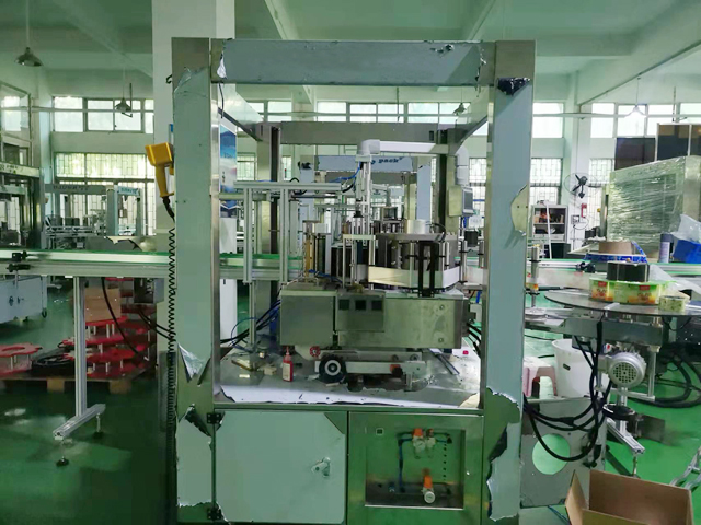 màquina d'etiquetes de fusió en calent.jpg