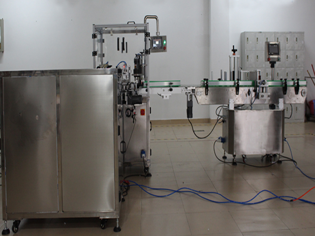 Arranjament d'ampolles per a E liquid line.jpg