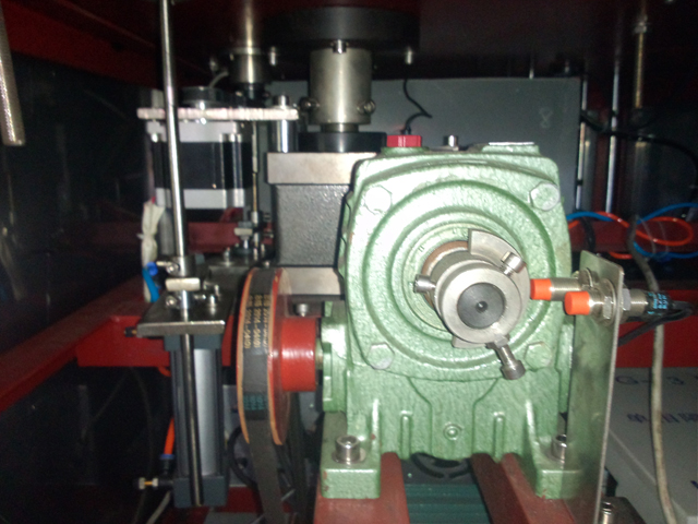 internal tubes filling sealing machine segellador d'ompliment de tubs semiautomàtic.jpg