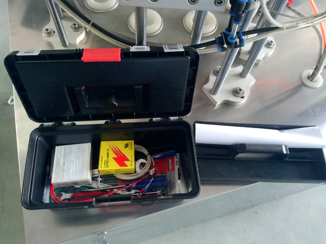 tools boxes for filling sealing machines EINES per a omplir tubs màquines de segellat.jpg