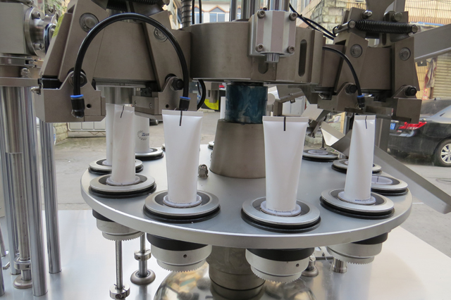 segellador de farciment de tubs line.jpg