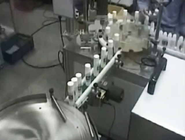 maquinària de farciment de tapa.jpg