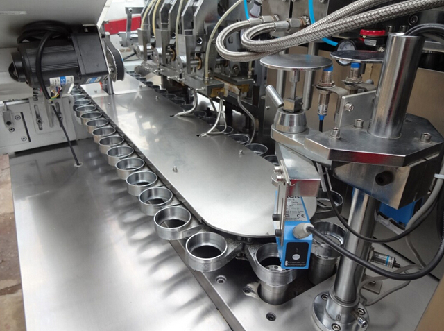 placa de treball per farciment de tubs segellador.jpg