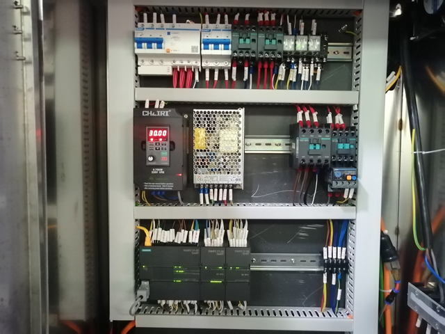 Màquina d'ompliment de 12 capçals amb escalfador de mescla (2).jpg