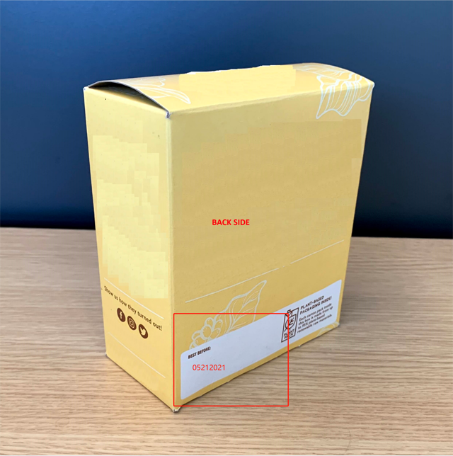 Caixa de 3 paquets al darrere - sample.jpg