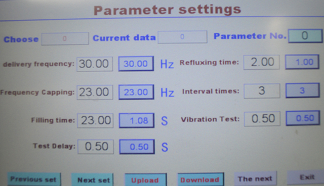 automated capping machine with touch screen controlling system màquina de tapar de pantalla tàctil.jpg