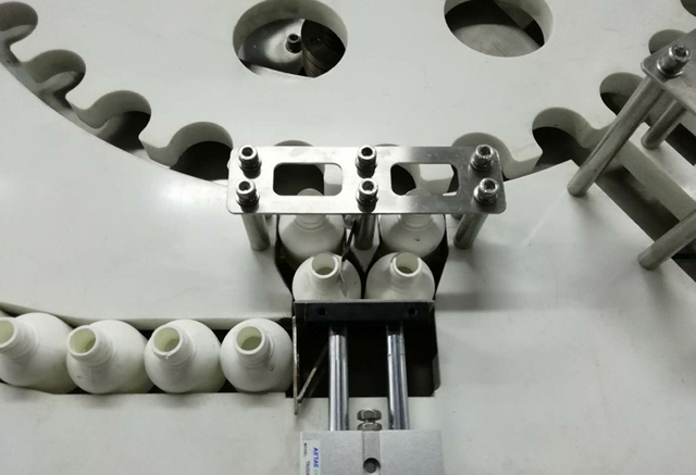 alimentador d'ampolles.jpg