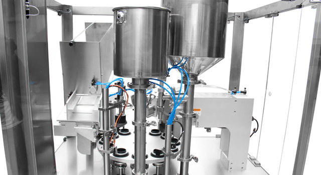 màquina d'omplir tubs (5).jpg