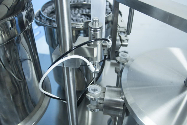 línia d'ompliment de xeringues (4).jpg