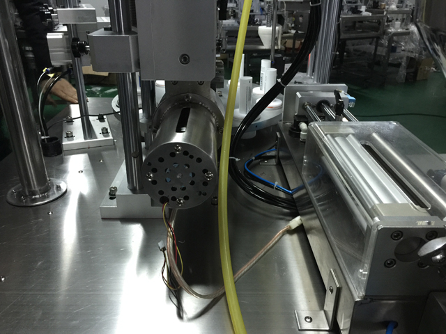 ultrasounic generator farciment de segellat ultrasònic per a tubs pasta.jpg