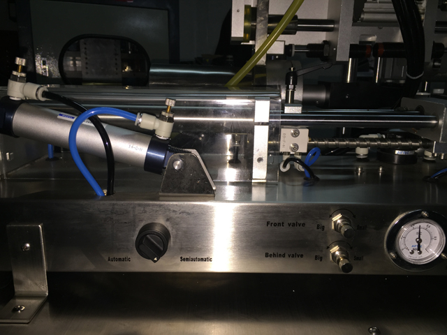 horizontal filling machine for filling process màquina d'ompliment horitzontal per farciment de tubs segellador.jpg