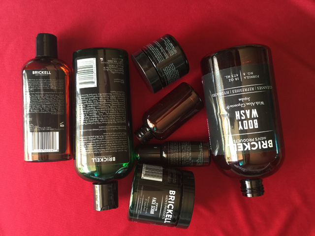 equip d'etiquetatge enrotllable per a ampolles labeling.jpg