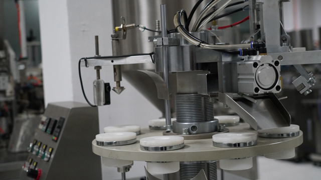 segellador de farciment de tubs plastic.jpg