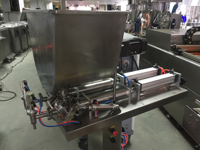 màquines d'ompliment vertical nozzles.JPG