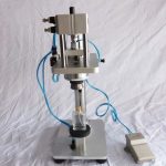Màquina de prensar d'ampolles de vidre de perfum d'escriptori pneumàtic semiautomàtic