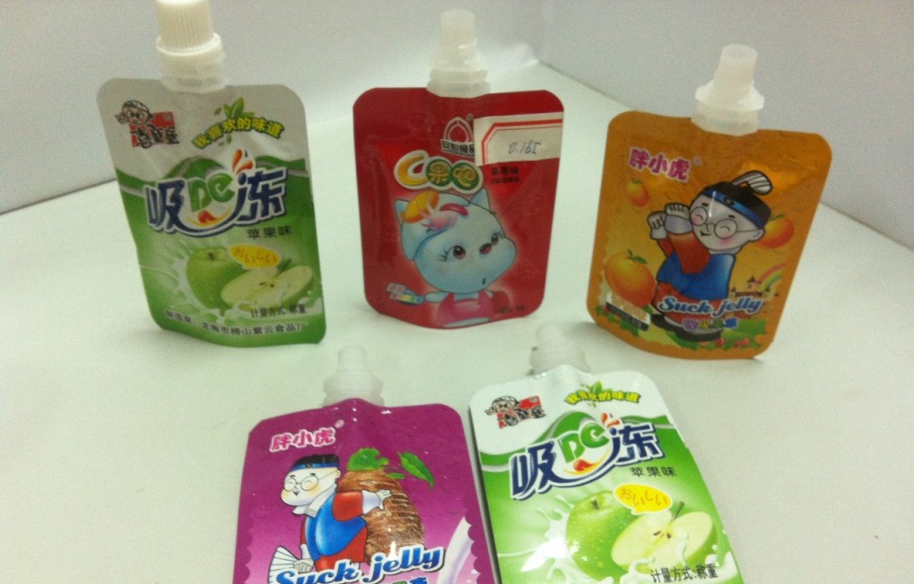 stand up bags for filling bosses d'un sol cap d'ompliment amb tremuja .jpg