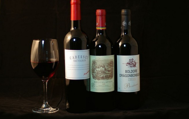 bottles glass for red wine ampolla de copa de vi.jpg