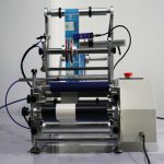 Màquina d'etiquetatge de vials de xeringa d'ampolles rodones semiautomàtiques