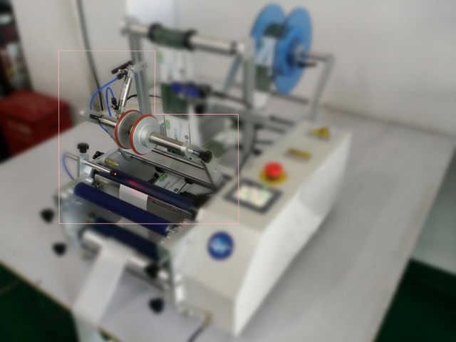 sistema de premsat pneumàtic etiquetatge.jpg