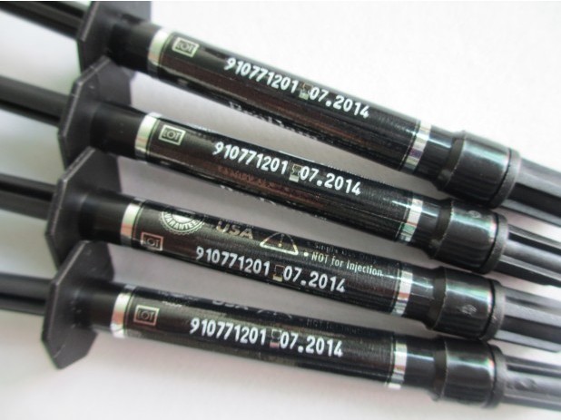 labeling printer machine for syringes impressió d'etiquetatge de xeringa.jpg