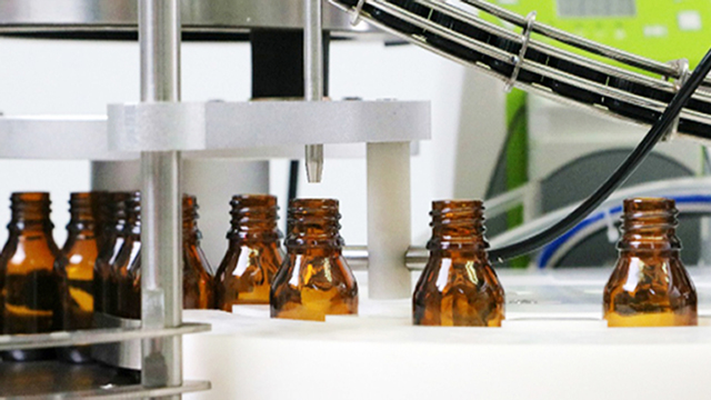 omplidor d'ampolles taponador tipus de taula.jpg