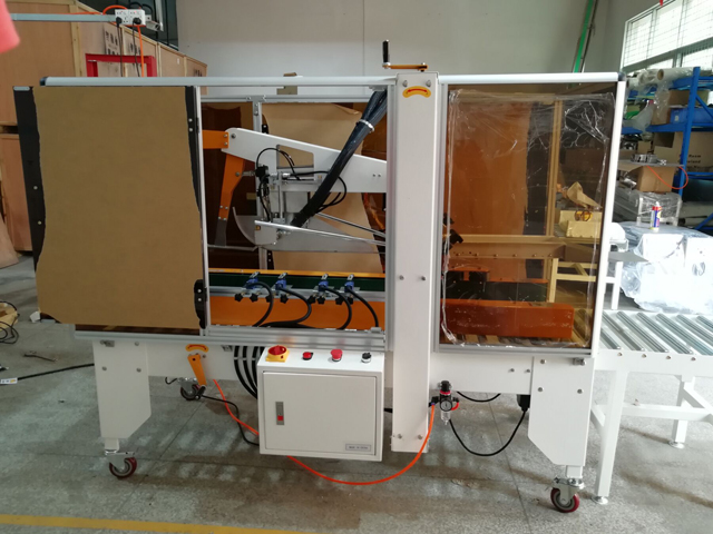 segellador de cartró amb dispositiu de cola de fusió en calent (1).jpg