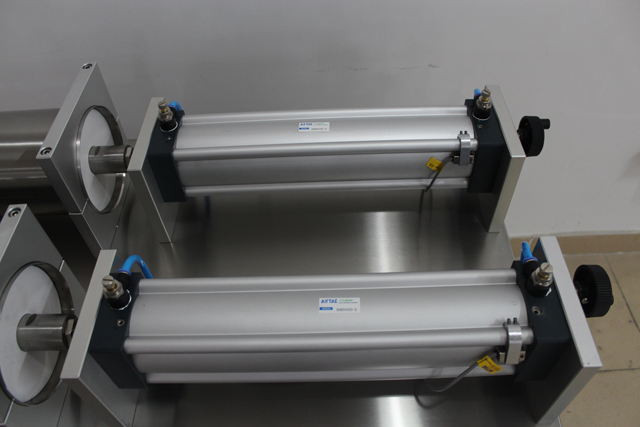 maquinària d'ompliment pneumàtic.jpg