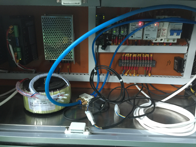 component elèctric per a maquinària d'etiquetatge.jpg